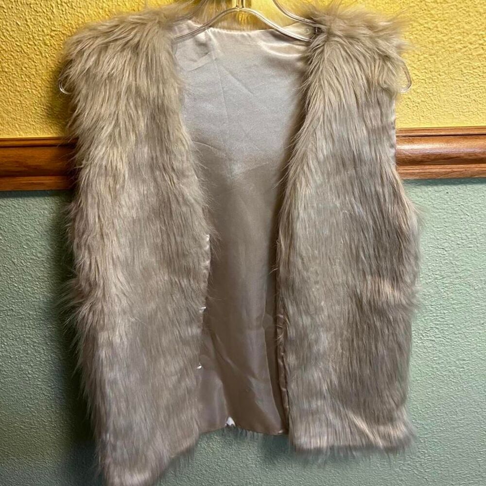 Cream 2 Chic Faux Fur Vest | Y2K Boho Vintage | Cozy Statement